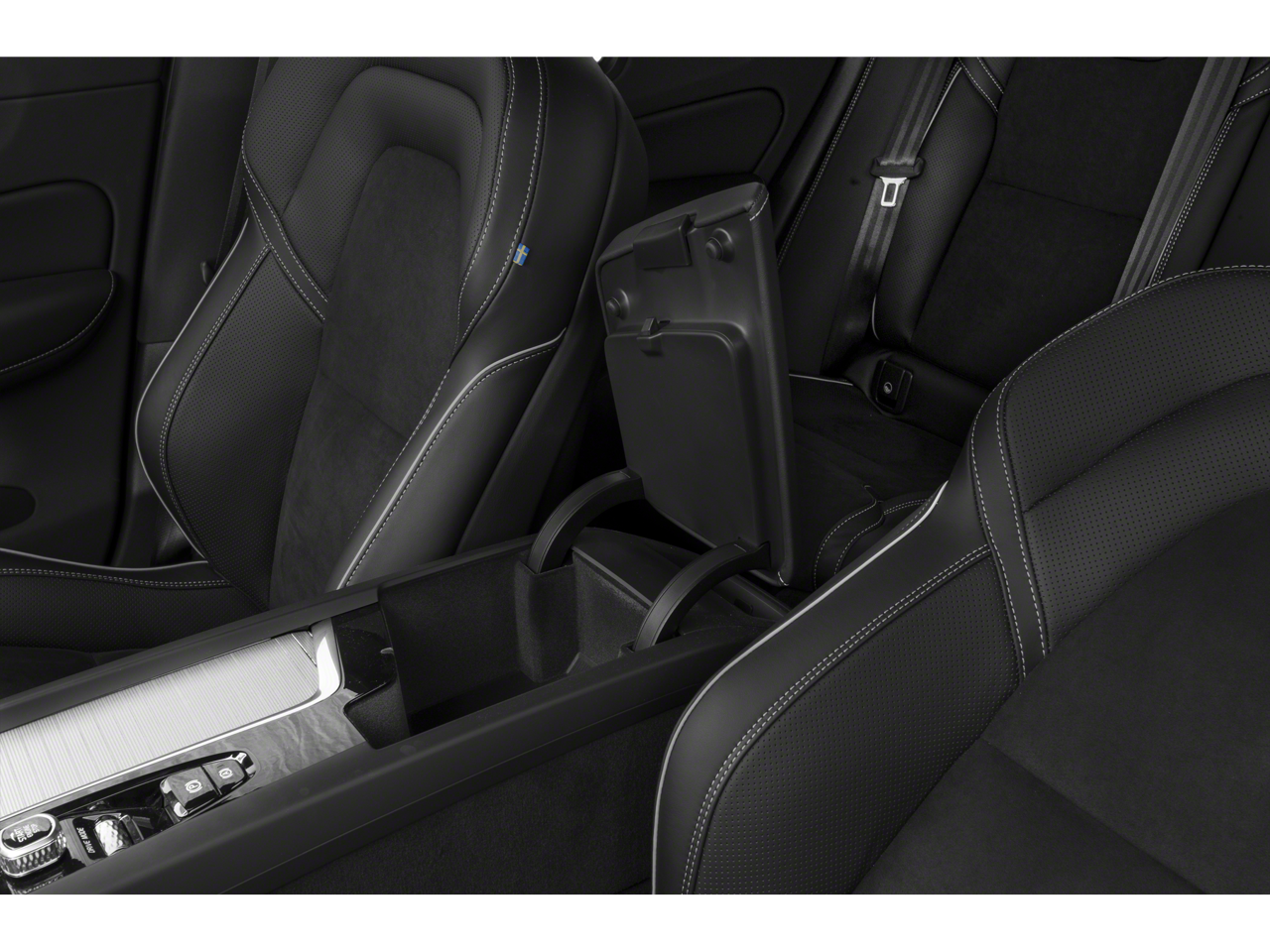 2019 Volvo XC60 Hybrid T8 R-Design