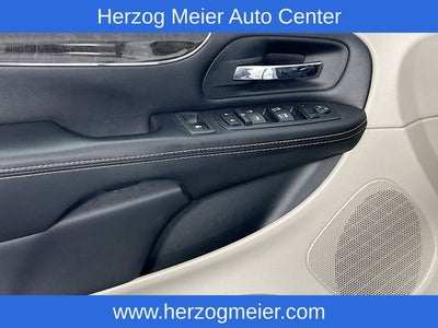 2014 Chrysler Town & Country Touring