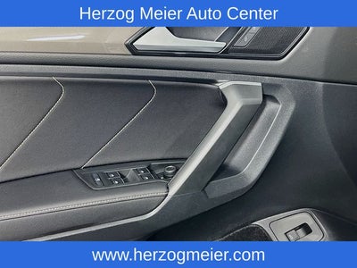 2024 Volkswagen Tiguan 2.0T SE R-Line Black