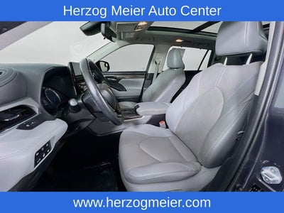 2021 Toyota Highlander Hybrid Platinum