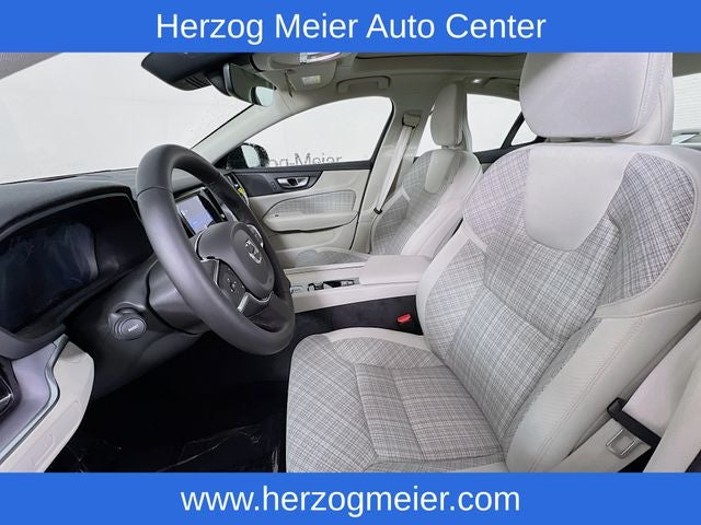 2024 Volvo S60 B5 Core Dark Theme