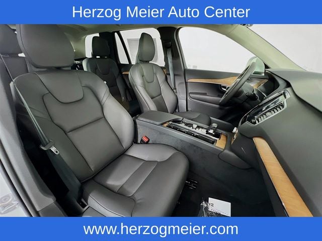 2025 Volvo XC90 B6 Plus 6-Seater