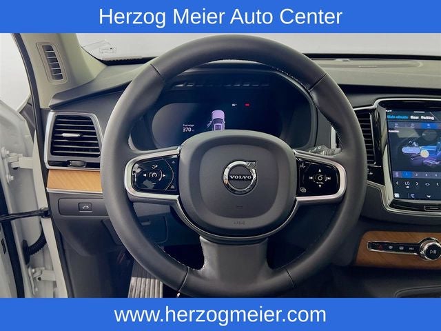 2025 Volvo XC90 B6 Plus 6-Seater