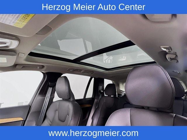 2025 Volvo XC90 B6 Plus 7-Seater