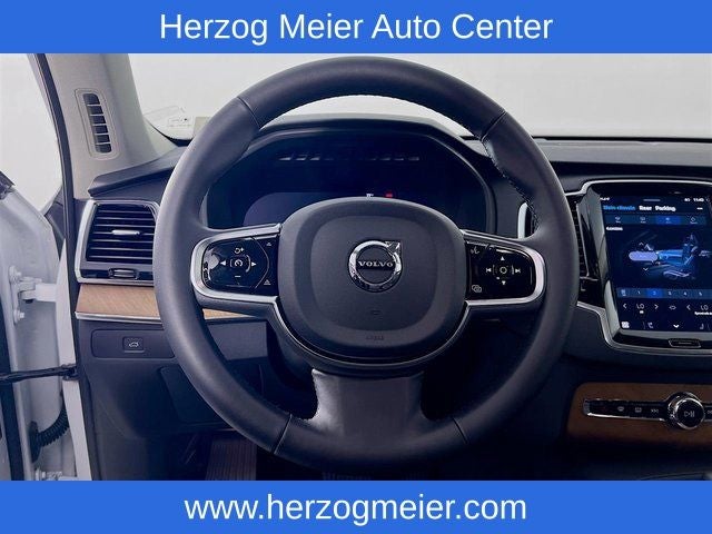 2025 Volvo XC90 B6 Plus 7-Seater