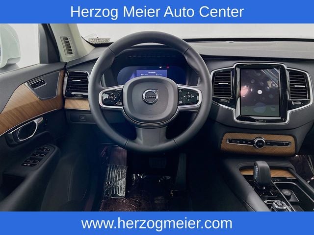 2025 Volvo XC90 B6 Plus 7-Seater