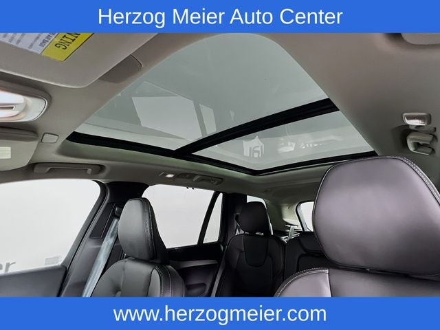 2025 Volvo XC90 B6 Ultra Bright