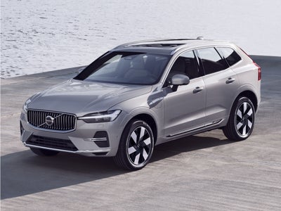 2023 Volvo XC60 Recharge Plug-In Hybrid T8 Core Bright Theme