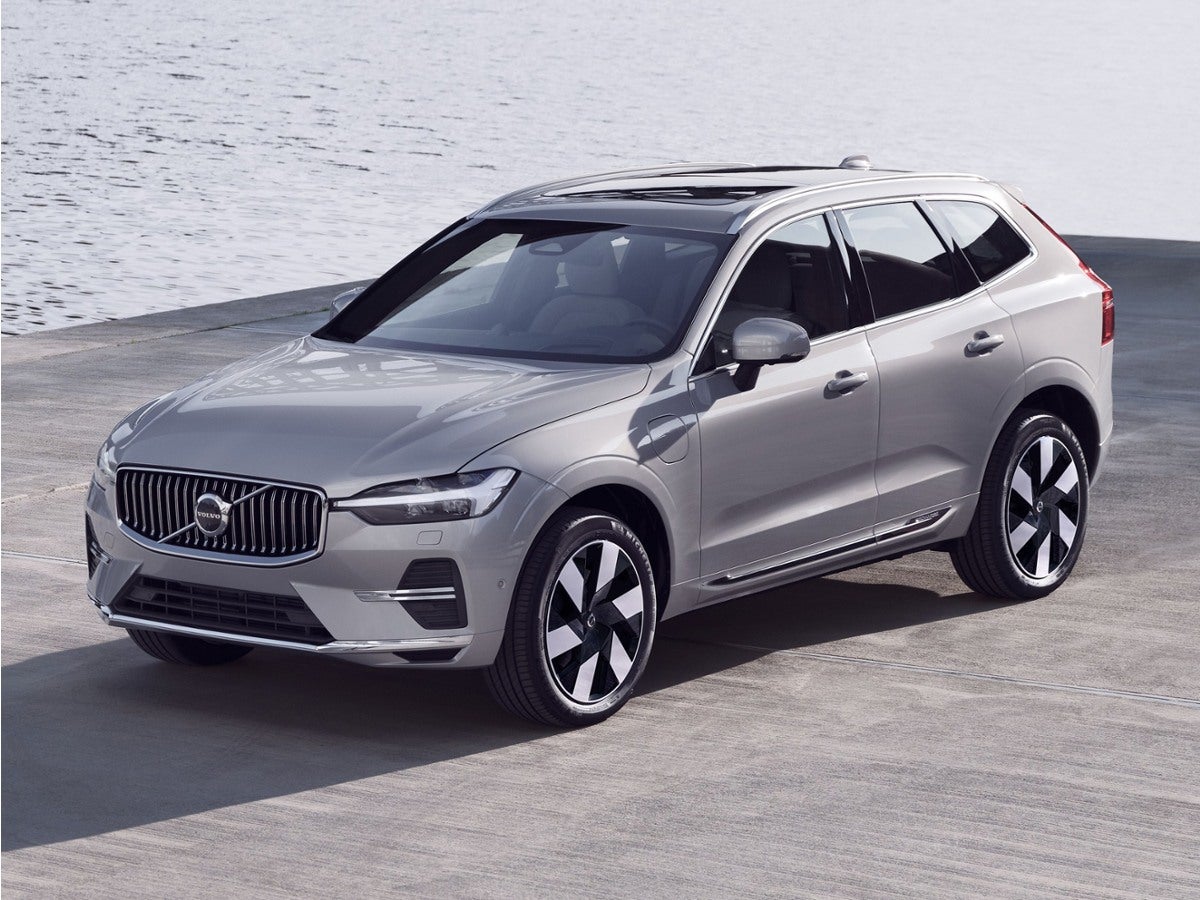 2023 Volvo XC60 Recharge Plug-In Hybrid T8 Core Bright Theme
