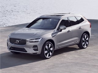 2023 Volvo XC60 Recharge Plug-In Hybrid T8 Core Bright Theme