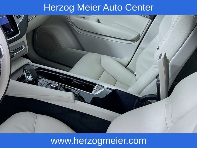 2025 Volvo XC90 Plug-In Hybrid T8 Plus 7 Passenger