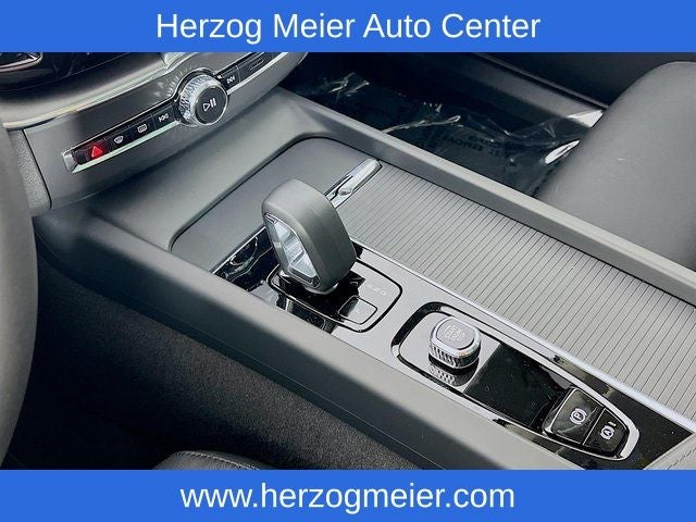 2025 Volvo XC60 Plug-In Hybrid T8 Plus