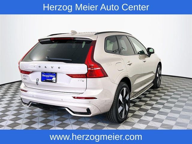 2025 Volvo XC60 Plug-In Hybrid T8 Plus