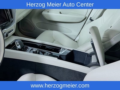 2025 Volvo XC60 Plug-In Hybrid T8 Plus