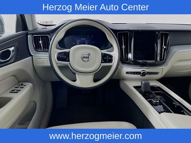 2025 Volvo XC60 Plug-In Hybrid T8 Plus