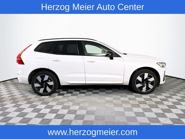 2025 Volvo XC60 Plug-In Hybrid T8 Plus
