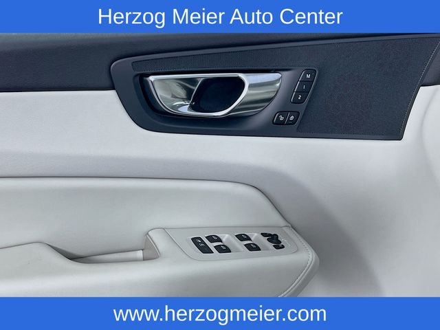 2025 Volvo XC60 Plug-In Hybrid Plus