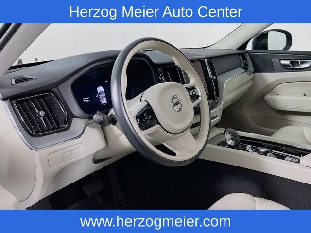 2025 Volvo XC60 Plug-In Hybrid Plus