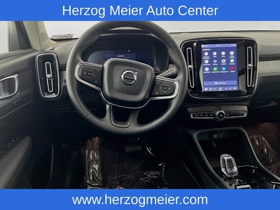 2025 Volvo XC40 B5 Plus Bright Theme