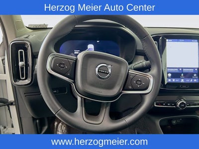 2025 Volvo XC40 B5 Plus Bright Theme