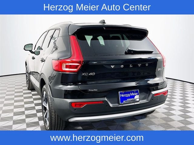 2025 Volvo XC40 B5 Plus Bright Theme