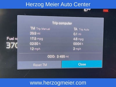 2025 Volvo XC40 B5 Core