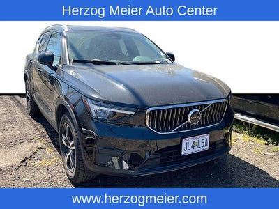 2025 Volvo XC40 B5 Core