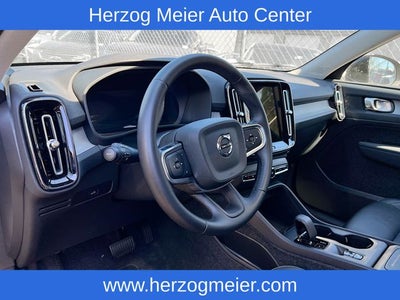 2025 Volvo XC40 B5 Core