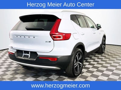 2025 Volvo XC40 B5 Core
