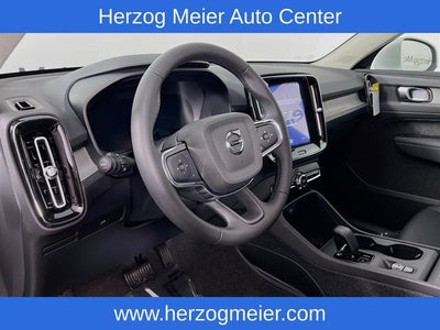 2025 Volvo XC40 B5 Core