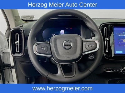 2025 Volvo XC40 B5 Core