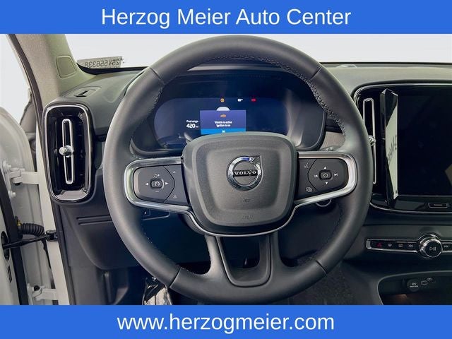 2025 Volvo XC40 B5 Core