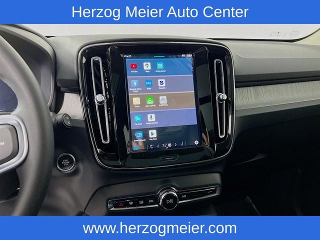 2025 Volvo XC40 B5 Core