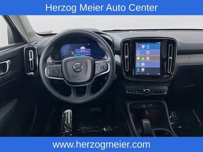 2025 Volvo XC40 B5 Core