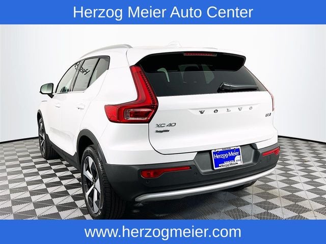2025 Volvo XC40 B5 Core