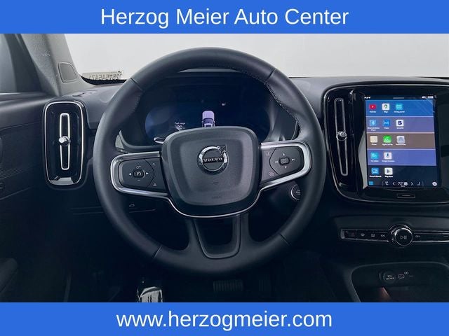 2025 Volvo XC40 B5 Core