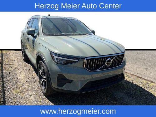 2025 Volvo XC40 B5 Core