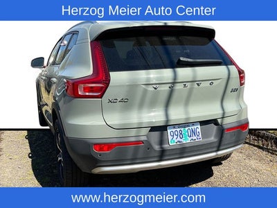 2025 Volvo XC40 B5 Core