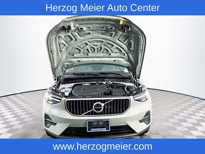 2025 Volvo XC40 B5 Core