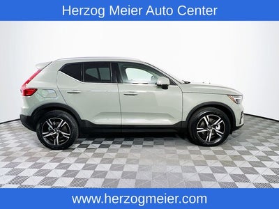 2025 Volvo XC40 B5 Core