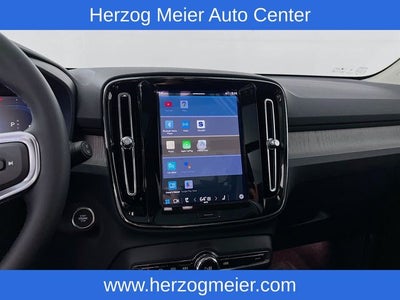 2025 Volvo XC40 B5 Core