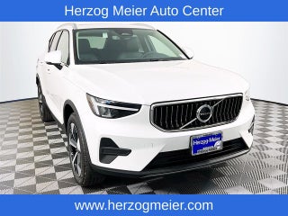 2025 Volvo XC40 B5 Core