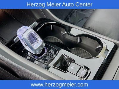 2023 Volvo XC40 B5 Ultimate