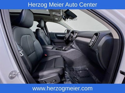 2023 Volvo XC40 B5 Ultimate