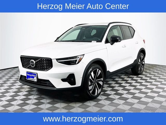 2023 Volvo XC40 B5 Ultimate