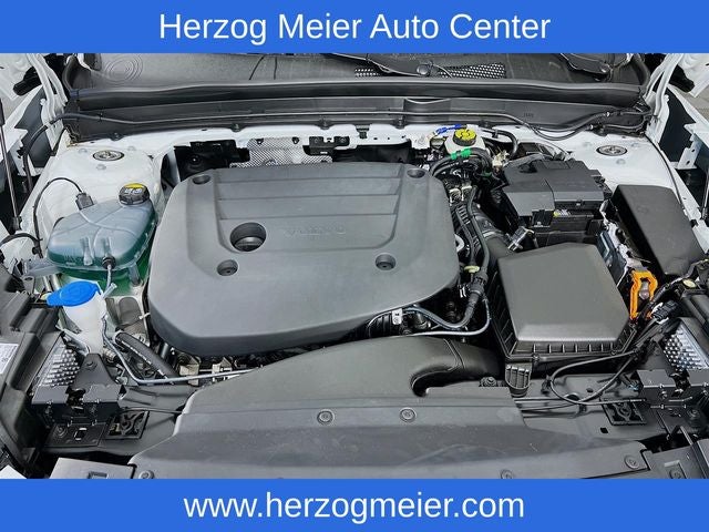 2023 Volvo XC40 B5 Ultimate