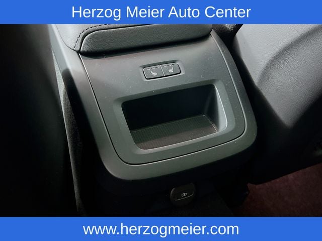 2025 Volvo V60 Cross Country B5 Plus