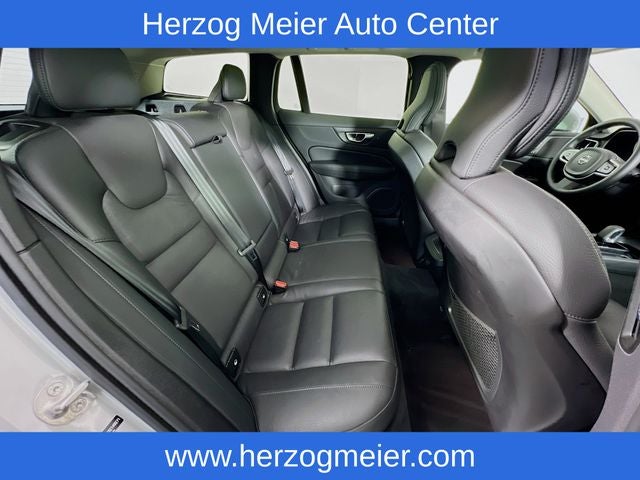 2025 Volvo V60 Cross Country B5 Plus