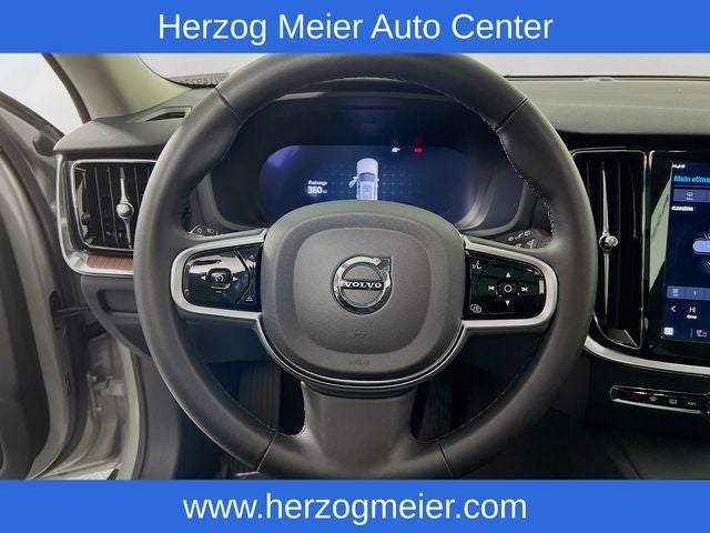 2025 Volvo V60 Cross Country B5 Plus