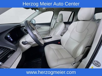 2025 Volvo XC90 B5 Plus
